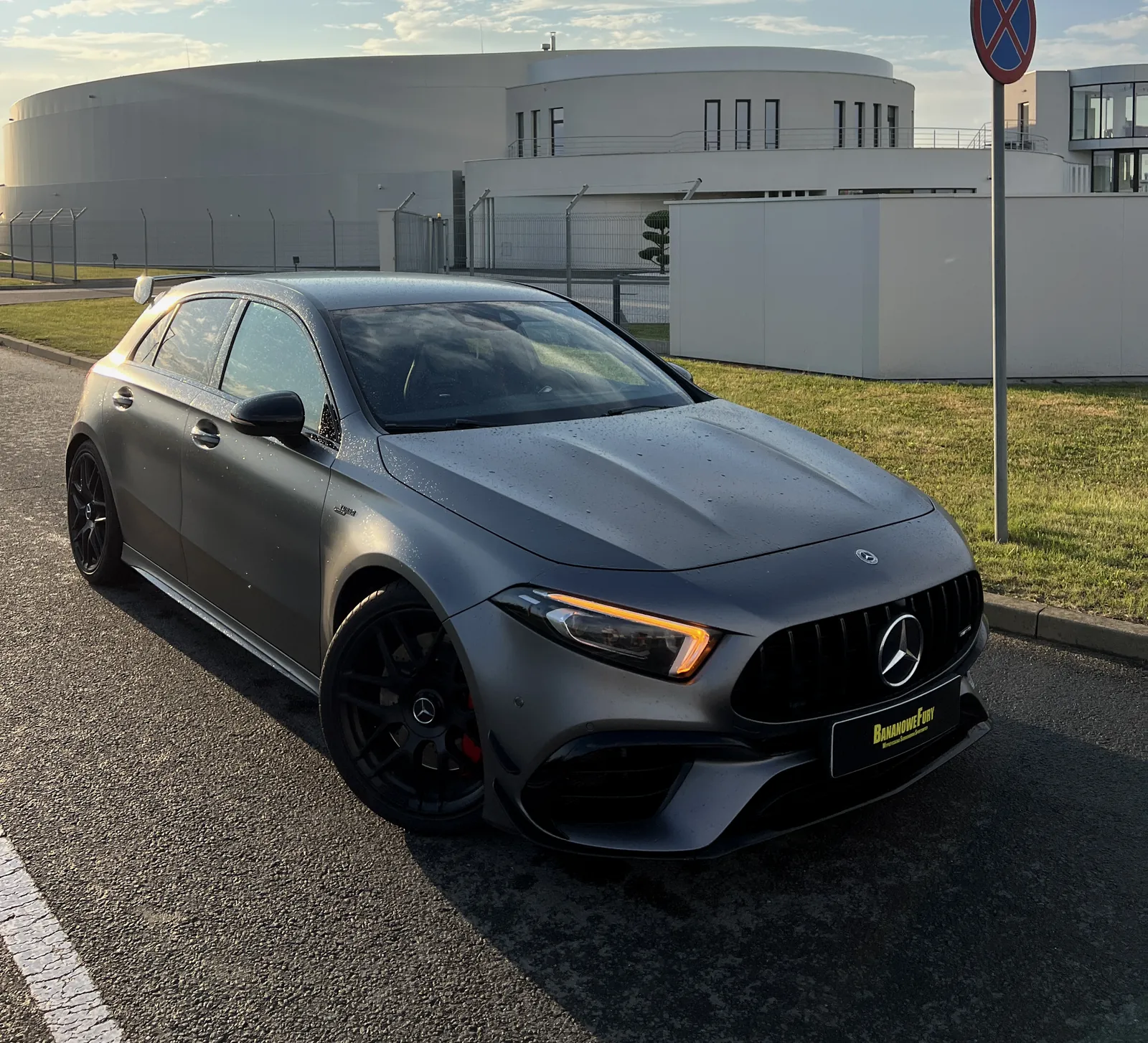 Mercedes-AMG A45 S szary mat