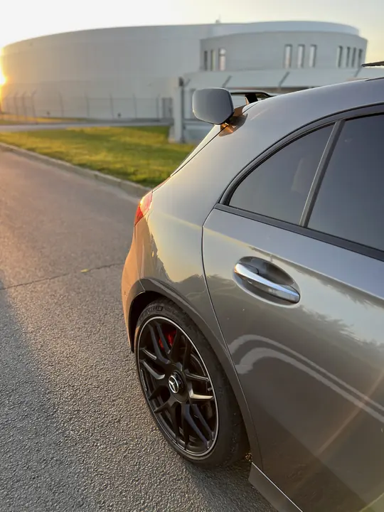 Mercedes-AMG A45 S szary metalik, zdjęcie 5