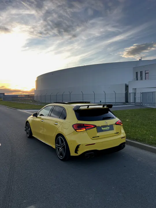 Mercedes-AMG A45 S żółty, zdjęcie 3