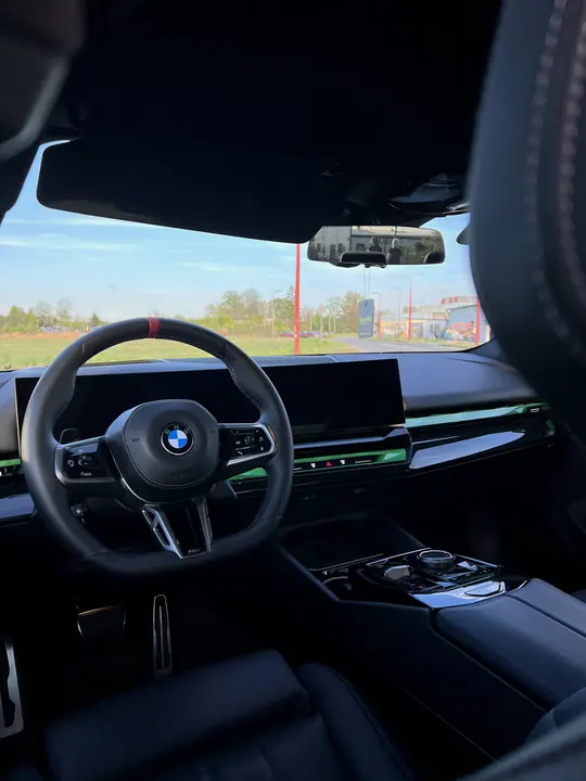BMW i5 M60 xDrive, zdjęcie 3